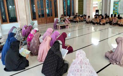 SEMANGAT NUZULUL QUR’AN 1447 H: SISWA MI MIFTAHUL HUDA I TEGALPARE LAKSANAKAN SHOLAT DHUHA DAN TADARUS AL-QUR’AN