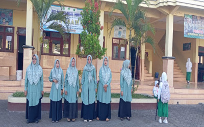 PENYAMBUTAN SISWA MI MIFTAHUL HUDA I TEGALPARE